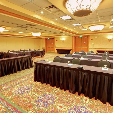 Doubletree By Hilton Denver Central Park Экстерьер фото