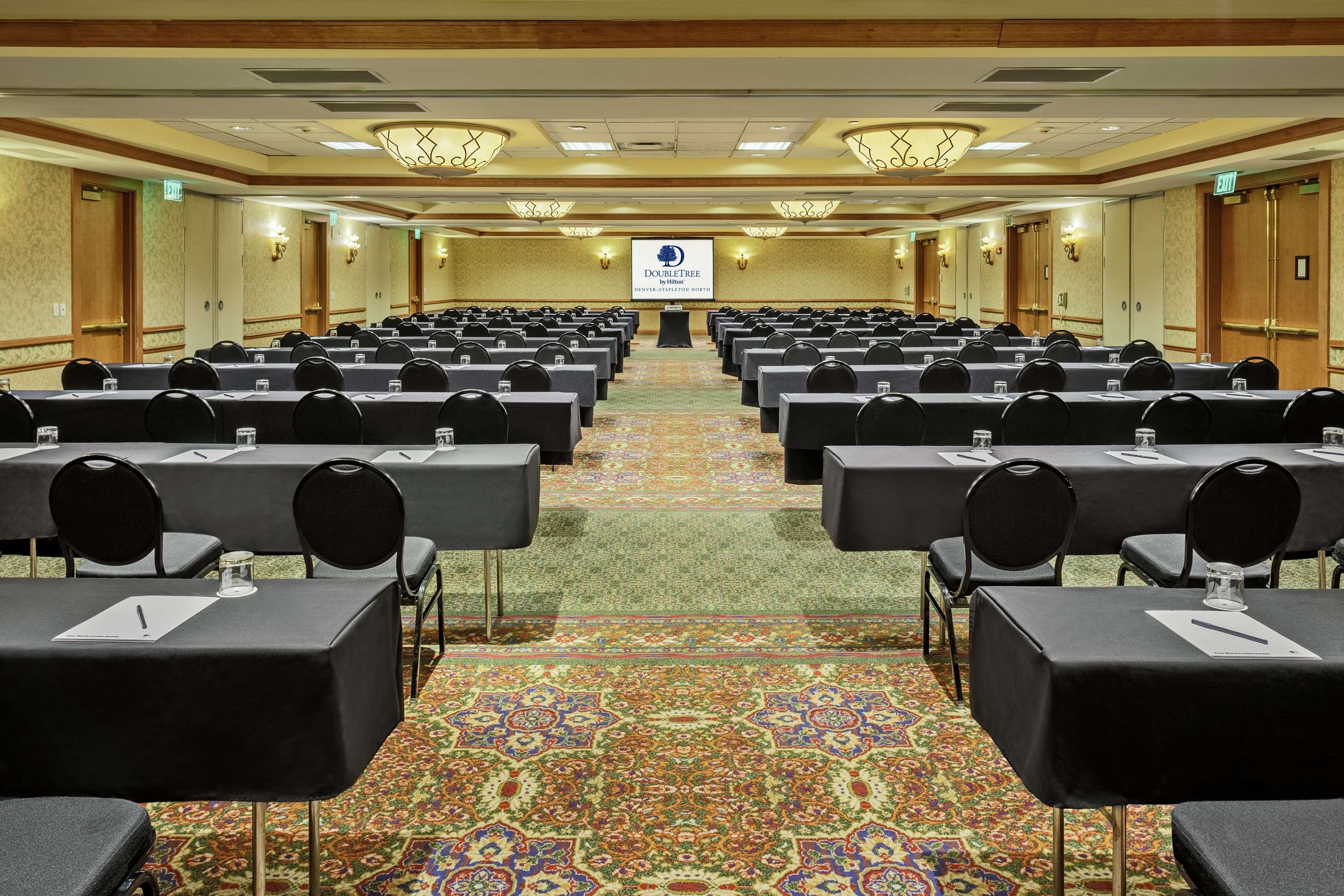 Doubletree By Hilton Denver Central Park Экстерьер фото