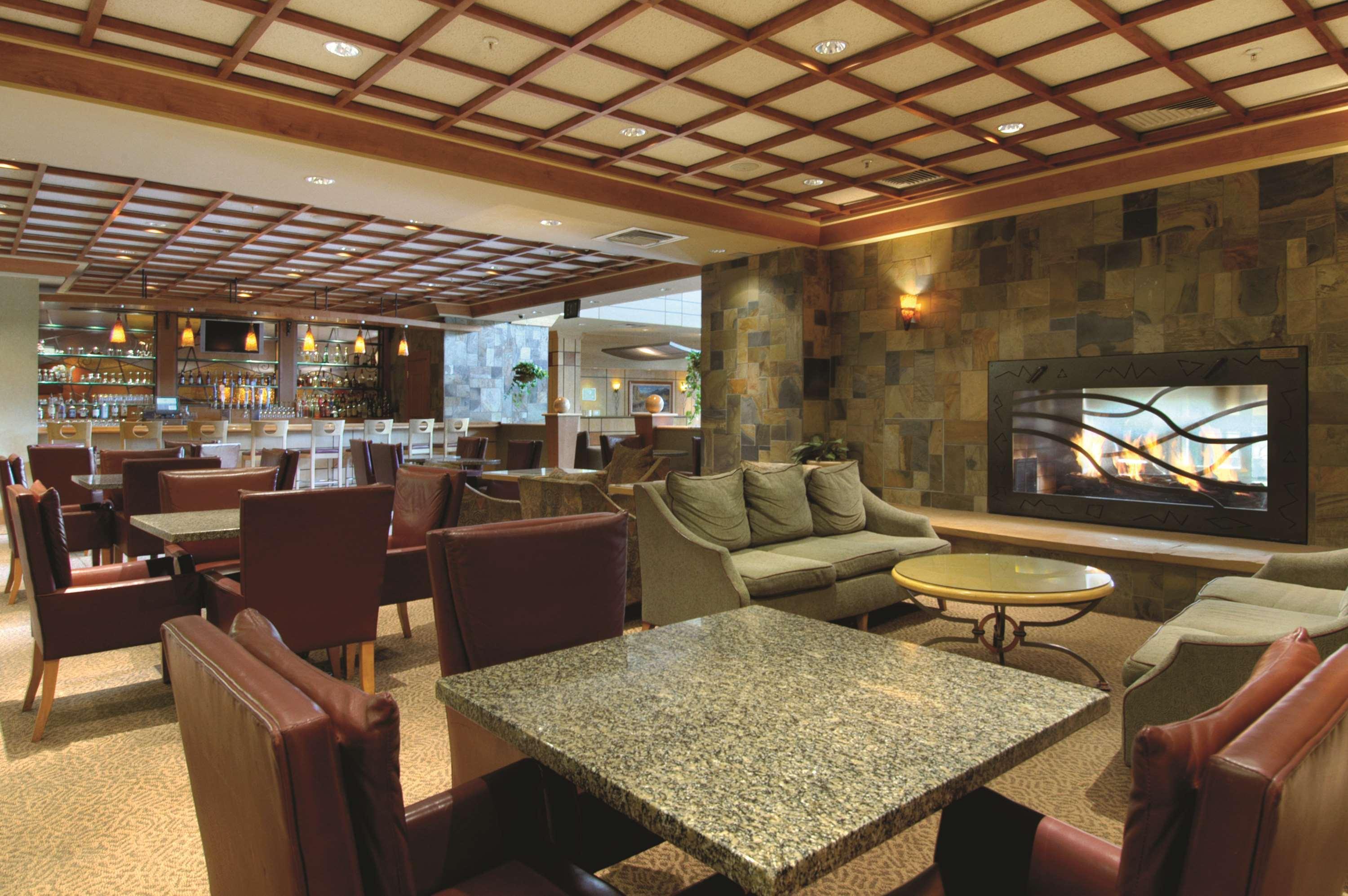 Doubletree By Hilton Denver Central Park Экстерьер фото
