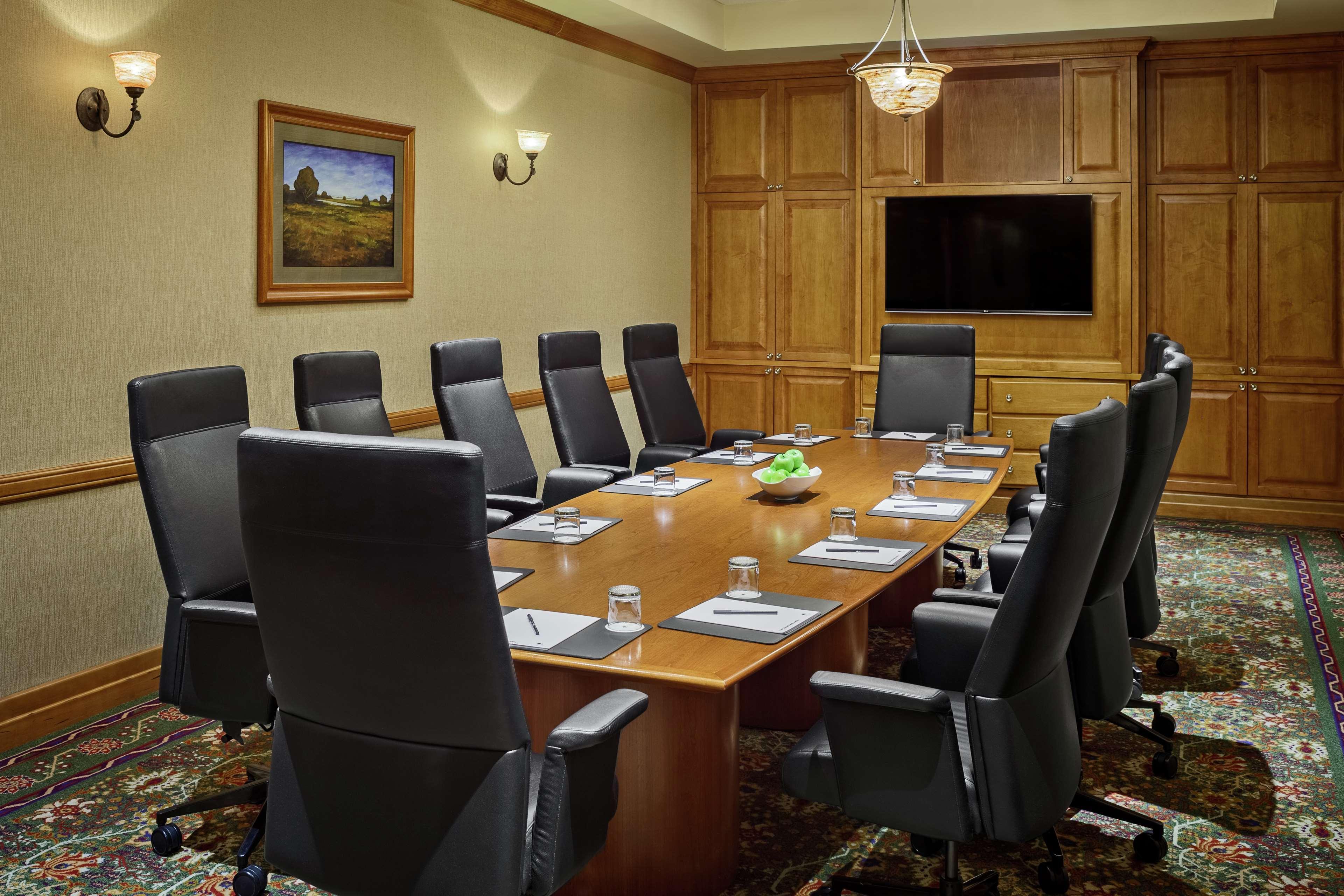 Doubletree By Hilton Denver Central Park Экстерьер фото