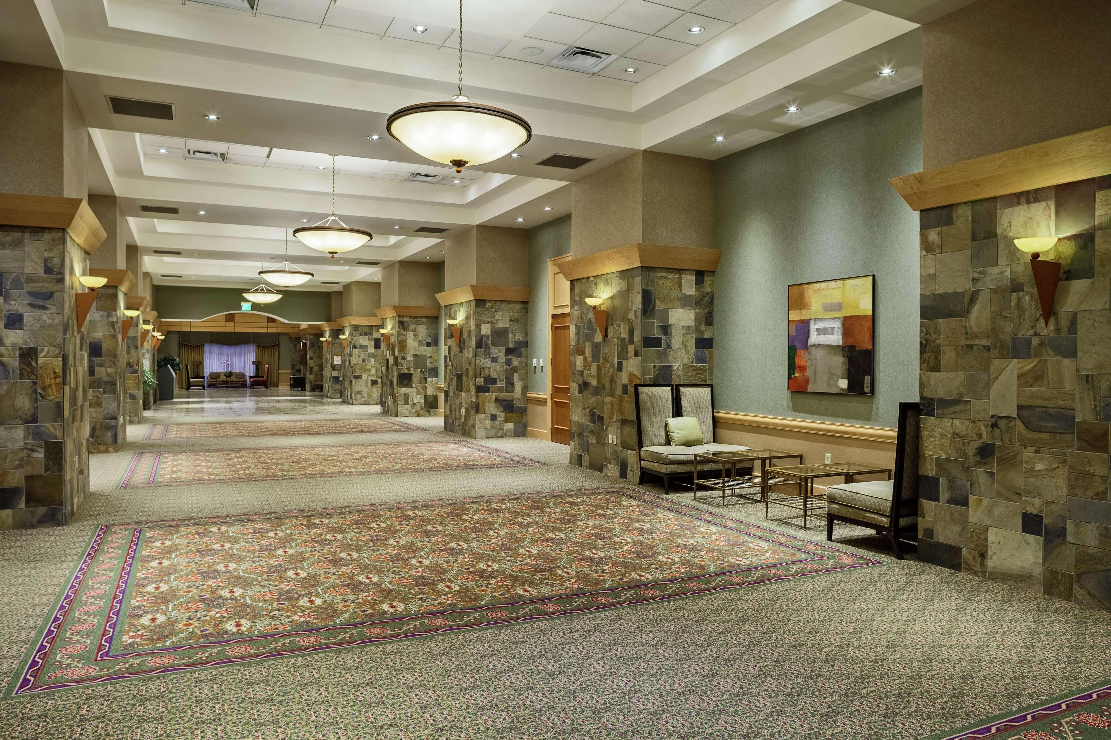 Doubletree By Hilton Denver Central Park Экстерьер фото