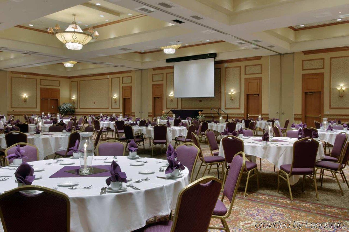 Doubletree By Hilton Denver Central Park Ресторан фото