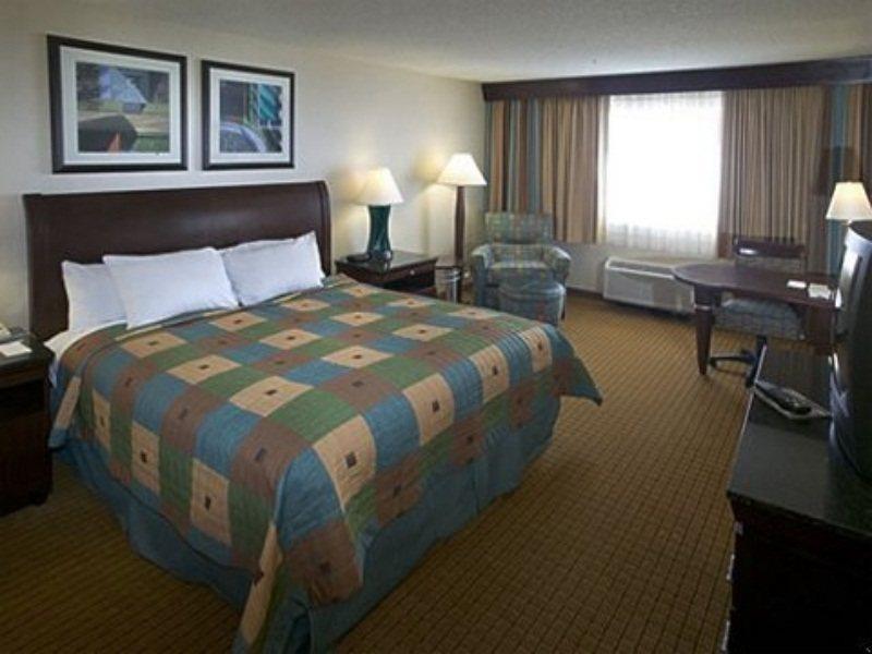 Doubletree By Hilton Denver Central Park Экстерьер фото