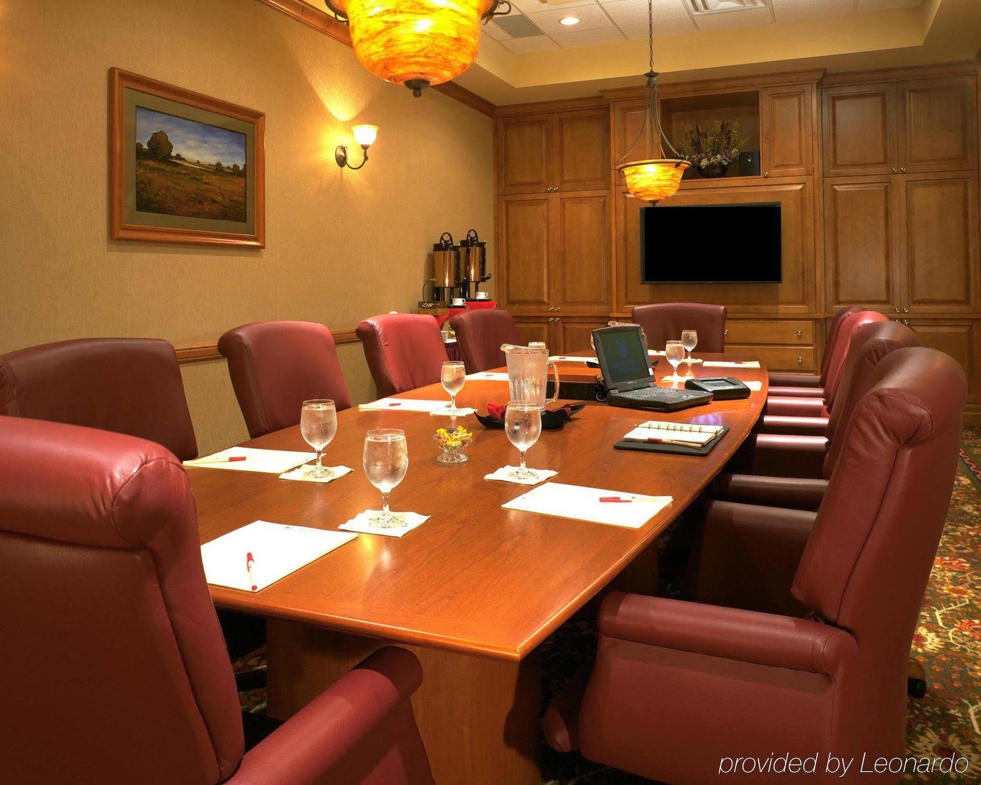 Doubletree By Hilton Denver Central Park Экстерьер фото