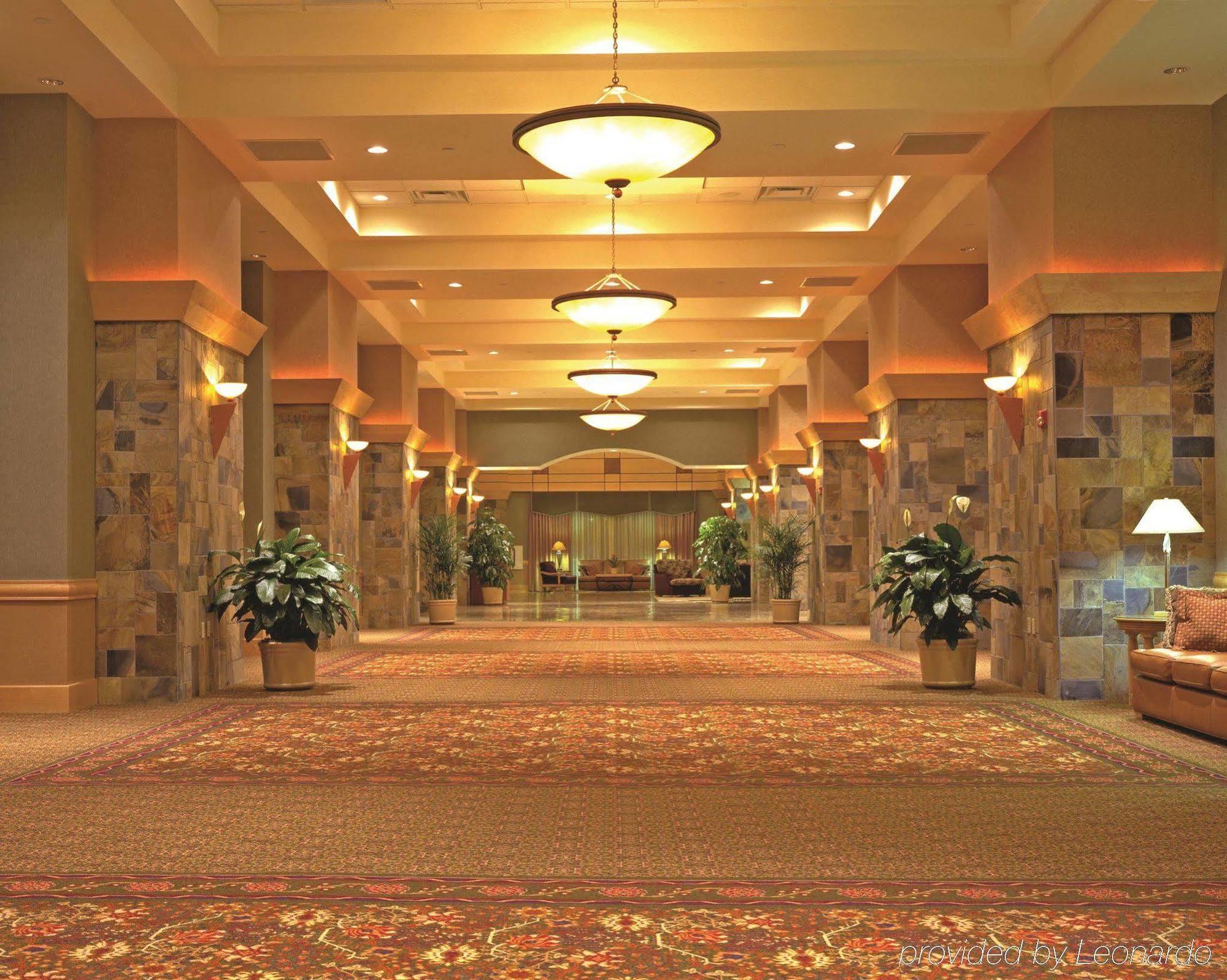 Doubletree By Hilton Denver Central Park Интерьер фото
