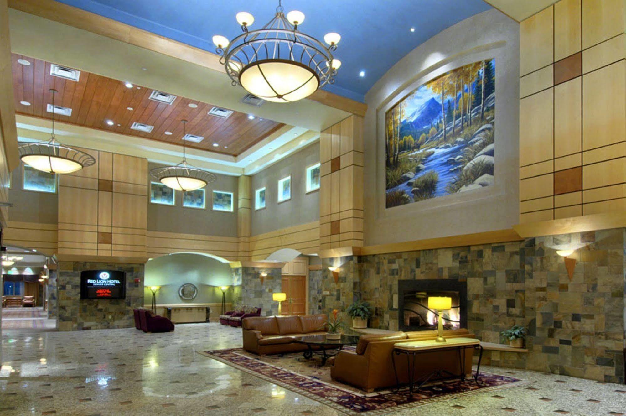 Doubletree By Hilton Denver Central Park Экстерьер фото
