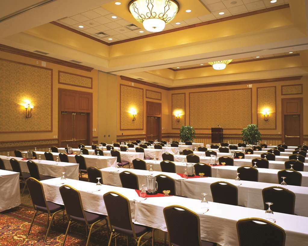 Doubletree By Hilton Denver Central Park Удобства фото